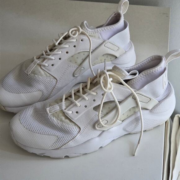 Nike Air Huarache Run Triple White – Size 6Y / Women’s 7.5 – 847569-100 - Picture 1 of 5